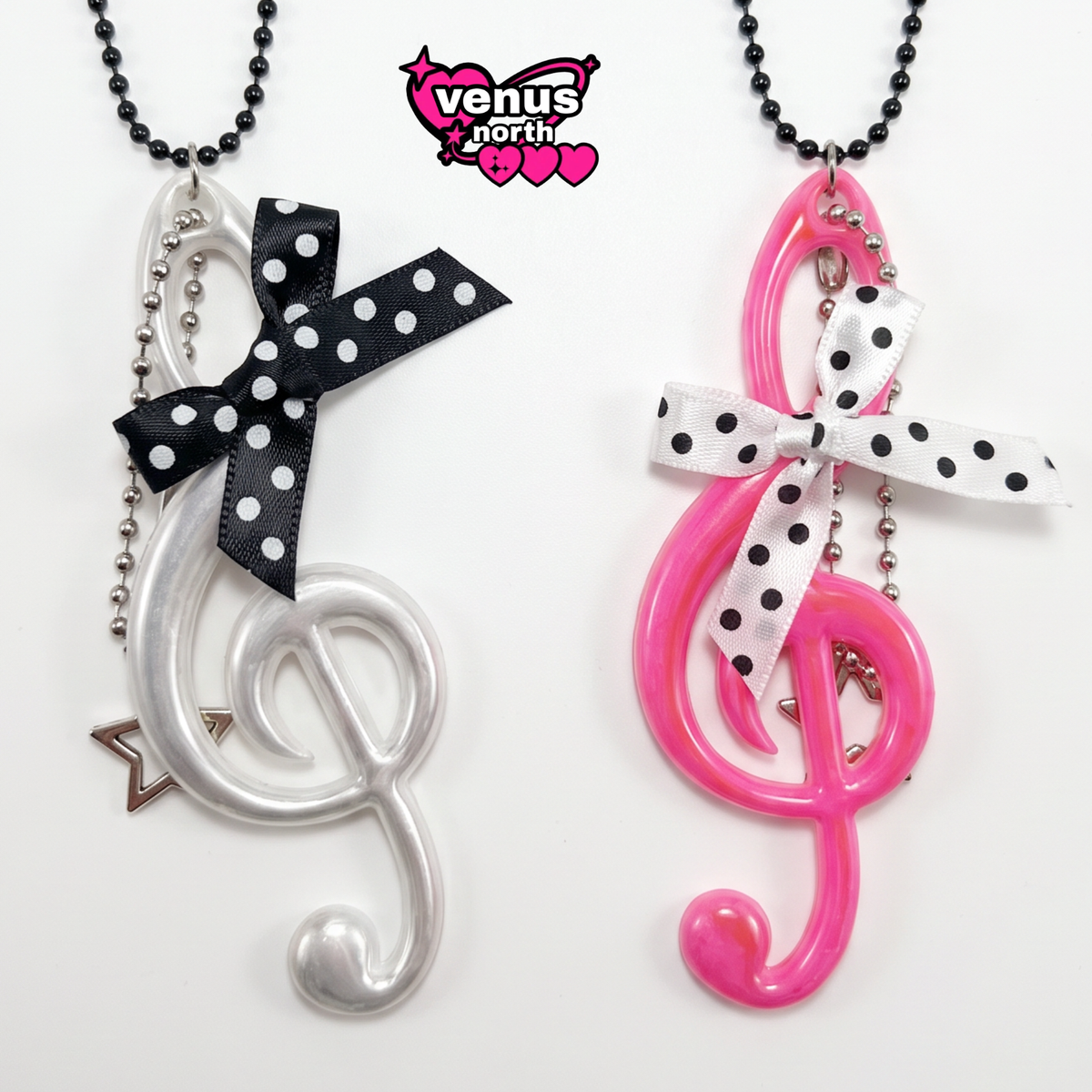 Treble clef bow pendant necklace