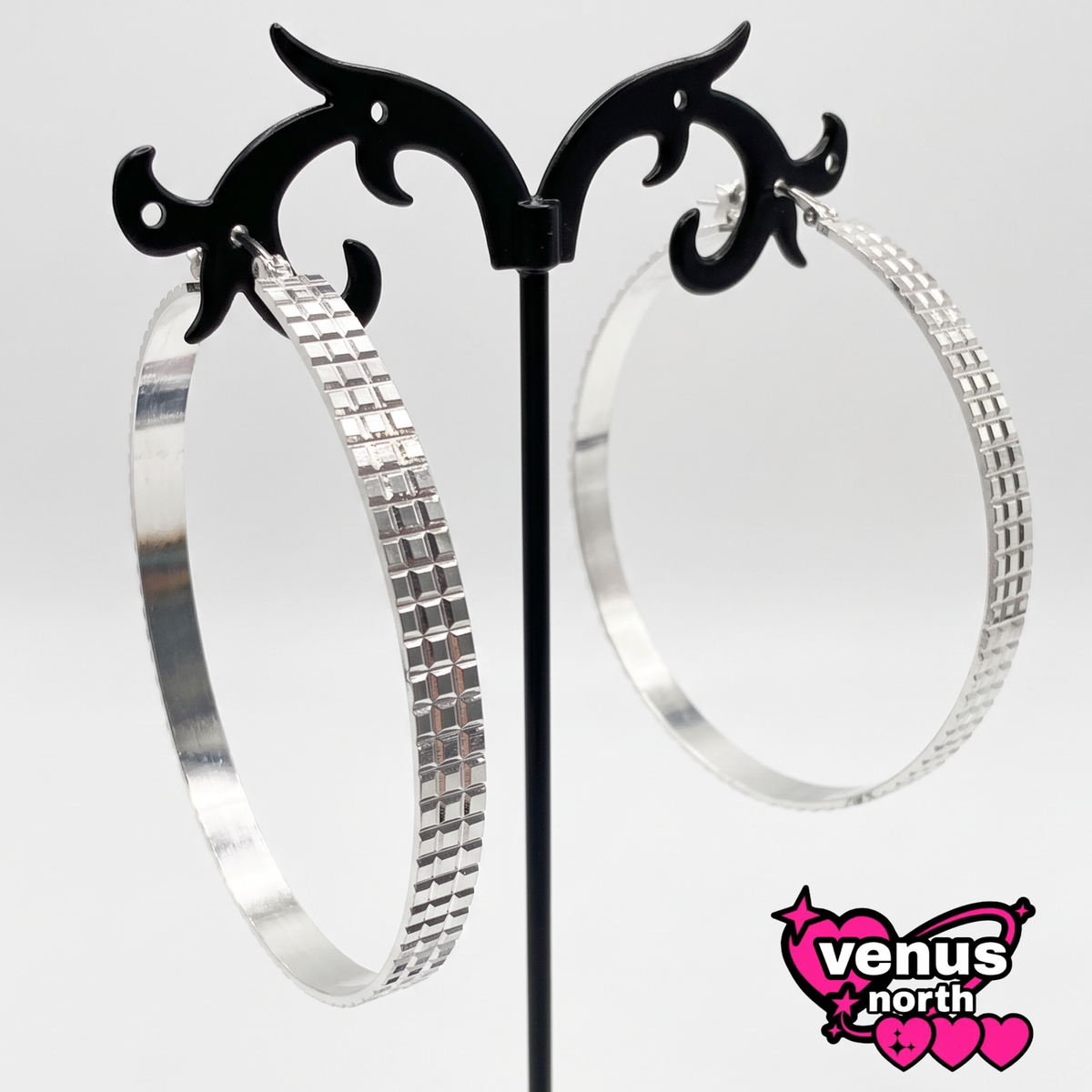 Textured wide hoop earrings